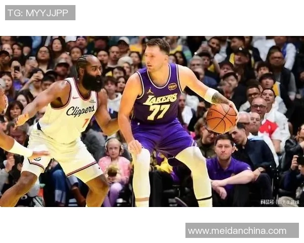湖人名人队与快船名人队精彩对决直播全程回顾与分析